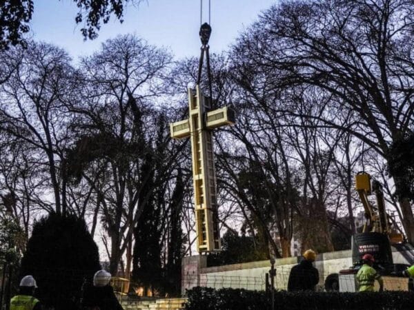Sales pide respeto institucional al PSOE tras polémica por la Cruz de Ribalta