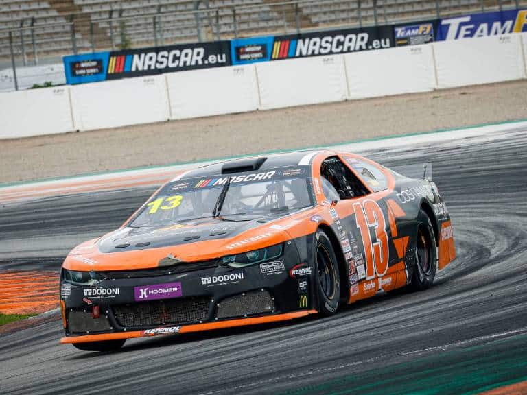 Thomas Krasonis se convierte en el primer líder de las NASCAR Euroseries gracias a su victoria en la segunda carrera del campeonato estadounidense celebrada en el Circuito Ricardo Tormo.