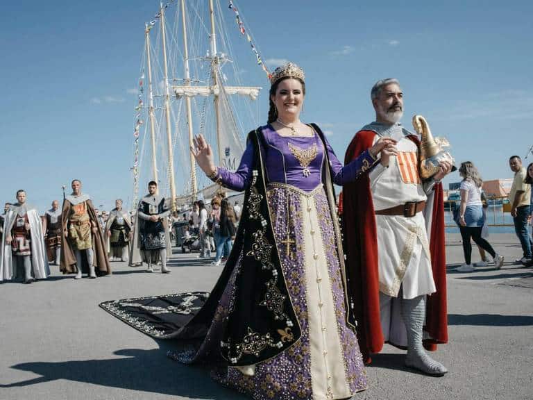 El Grao de Castellón brilla con un espectacular Desfile Marinero y las vibrantes Justas de Sète que unen tradición y espectáculo marítimo.