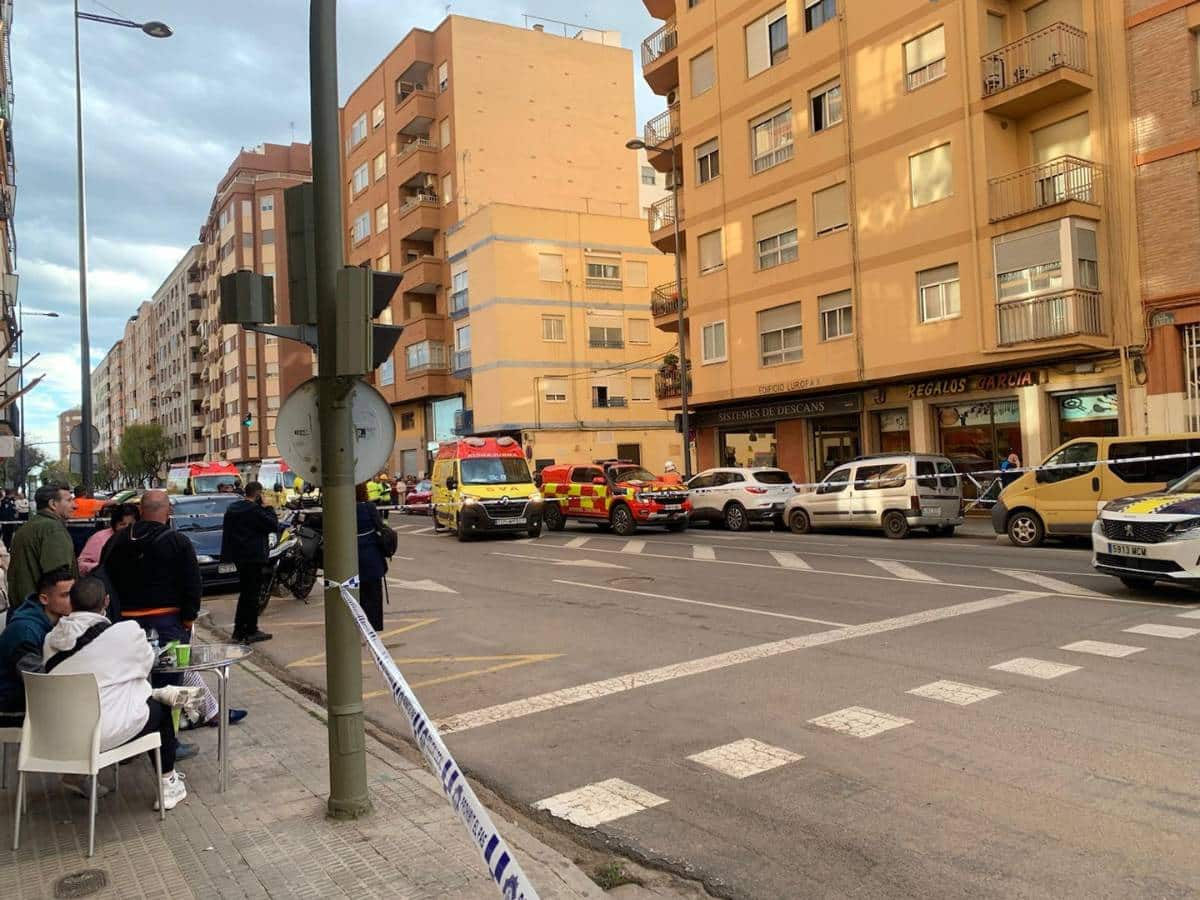 Un Bombero herido en Castellón en el incendio del edificio de Grapa
