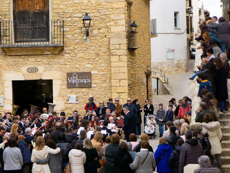 Los feligreses y vecinos participaron en cada uno de los actos, demostrando una vez más su arraigo a las tradiciones religiosas y culturales que definen la Semana Santa en Vilafranca.