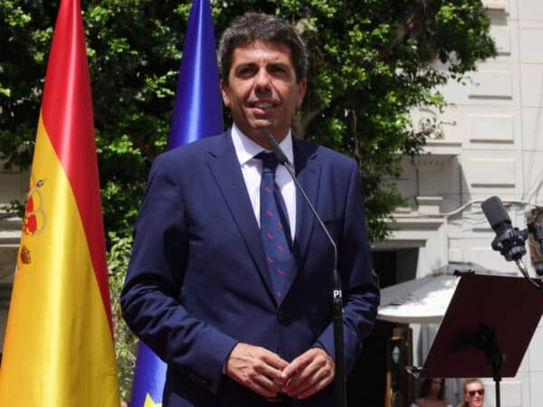 Acusan a Mazón de aprobar la Ley de Costa para favorecer a “Amigos Promotores”