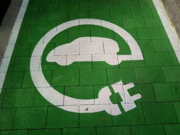 Benicàssim inicia el proceso para instalar puntos de recarga eléctrica de vehículos