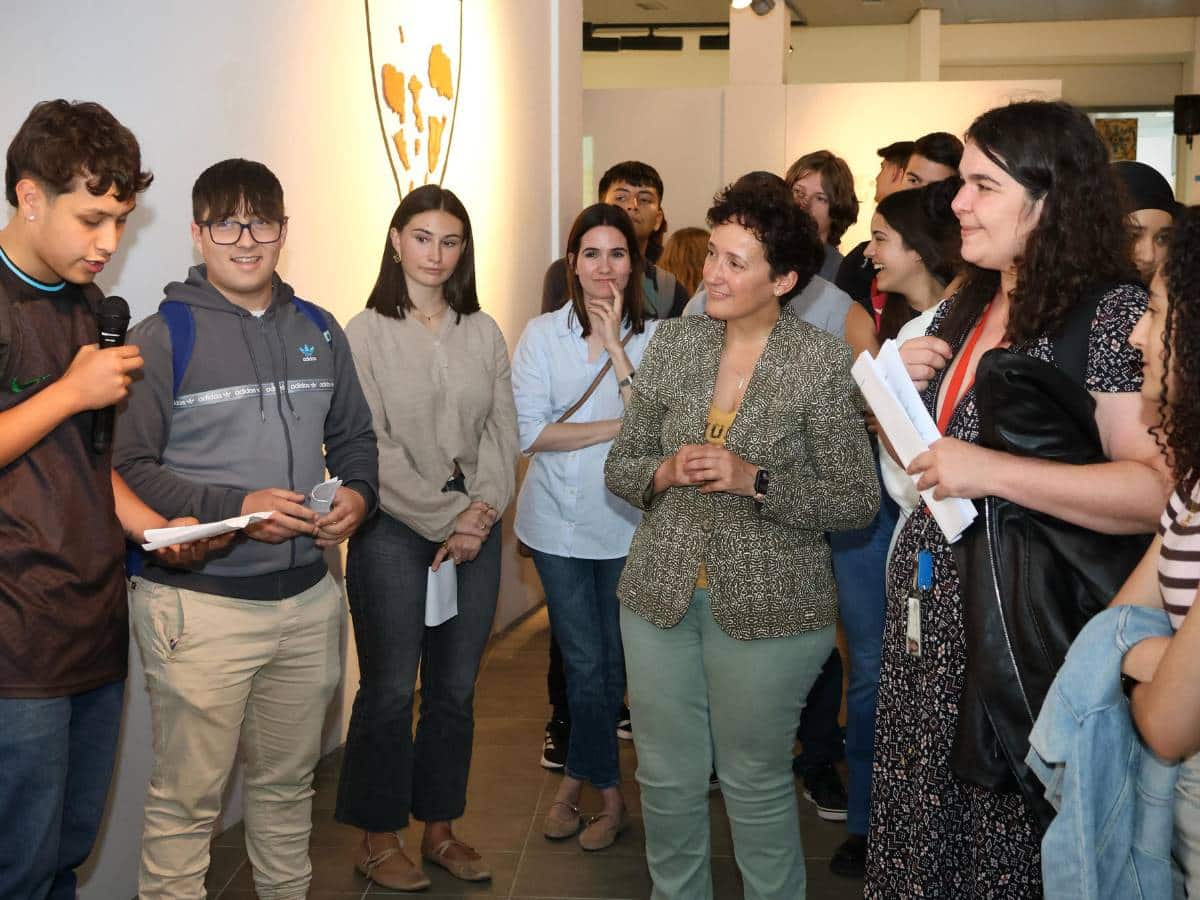 ‘CANVIAR-T’: El arte joven irrumpe en el Museo del Azulejo de Onda