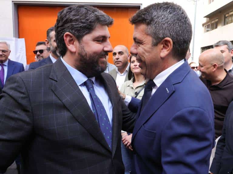 Mazón apela a “la unidad de todos los españoles para defender el agua que necesita nuestra tierra y garantizar el futuro que nos merecemos”.