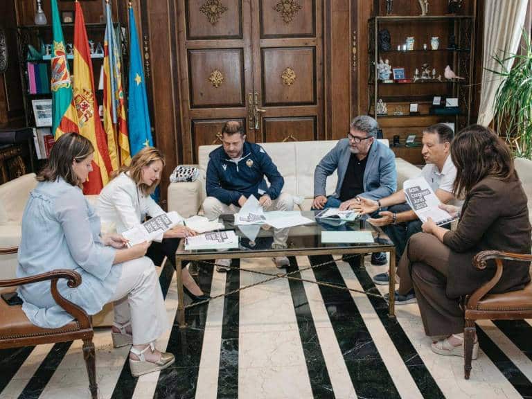 Entre los participantes, está confirmada la presencia del presidente de LALIGA, Javier Tebas, y la del presidente del CD Castellón, Bob Voulgaris