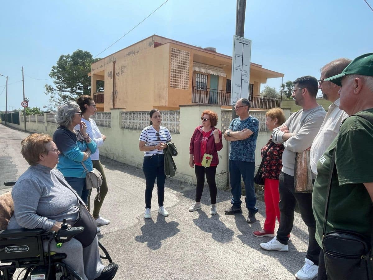 Castellón responde a las demandas vecinales y limpia 23 kilómetros de caminos en la Marjalería