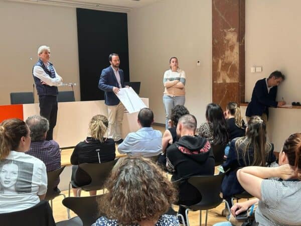 Castellón reúne e informa a los comerciantes sobre las obras ZBE de la calle San Vicente