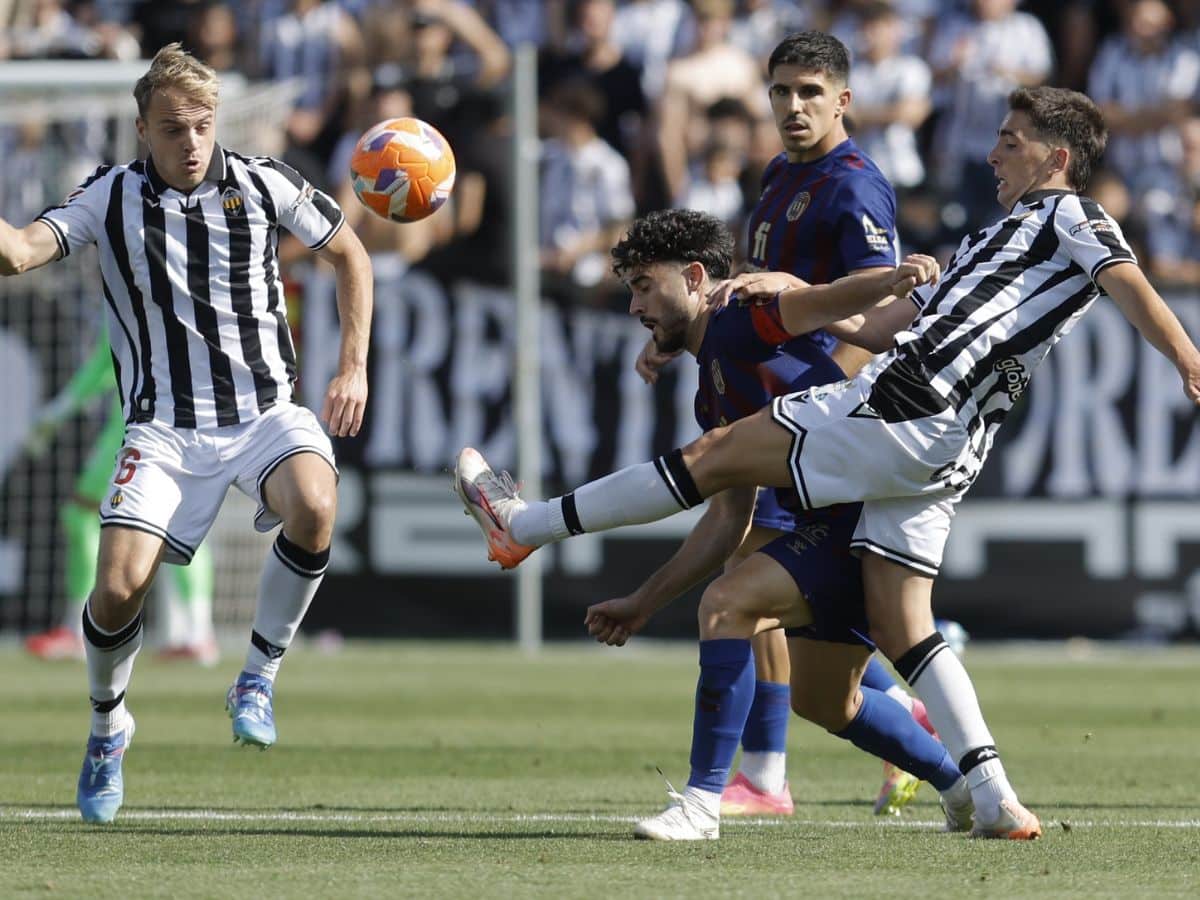 Empate con sabor a poco del CD Castellón ante un resistente Eldense
