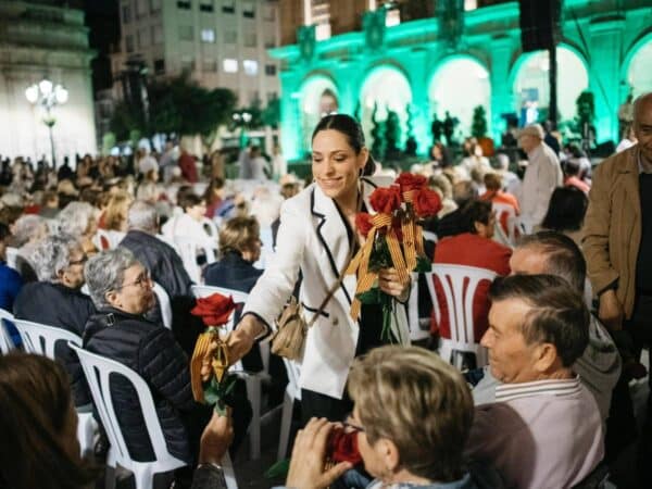 Comienza la Fiesta de la Rosa 2025 en Castellón: programación de serenatas y actos Comienza la Fiesta de la Rosa 2025 en Castellón: programación de serenatas y actos