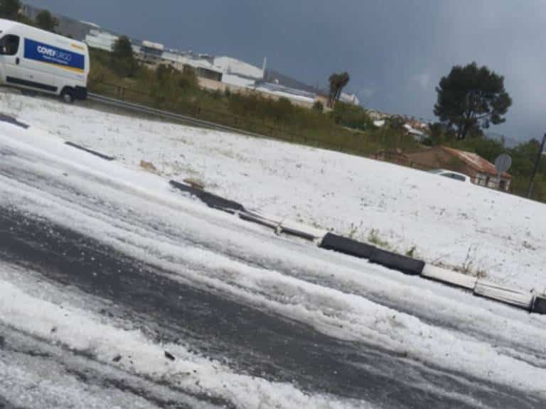 Este evento se suma a una serie de tormentas de granizo que han golpeado el campo valenciano en las últimas semanas.