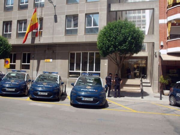 Detenido por apuñalar con unas tijeras, golpear y robar a un conocido tras una discusión