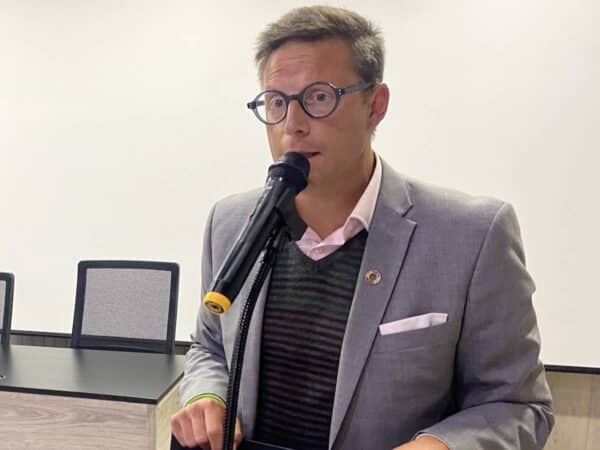 Dos concejales de VOX en Almassora abandonan el partido Dos concejales de VOX en Almassora abandonan el partido