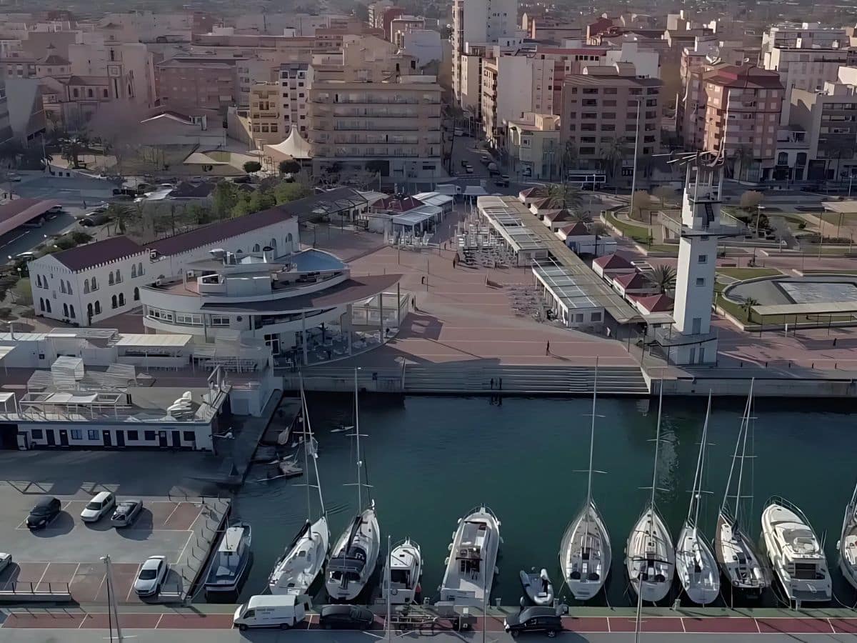 El Grao de Castellón se prepara para celebrar el 30 Aniversario de la Plaza del Mar