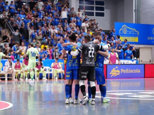 El Servigroup Peñíscola FS se impone al Barça y acaricia el liderato de cara a los Playoffs