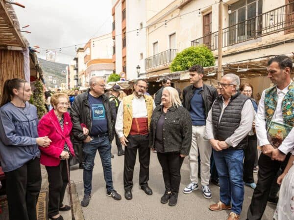 Emoción y cultura en la Trobà d’Orpesa: Homenajes, premios y desfiles de Galicia Emoción y cultura en la Trobà d’Orpesa: Homenajes, premios y desfiles de Galicia