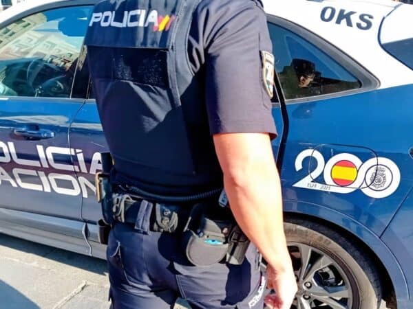 Encuentran dos cuerpos en descomposición en un apartamento de Tenerife
