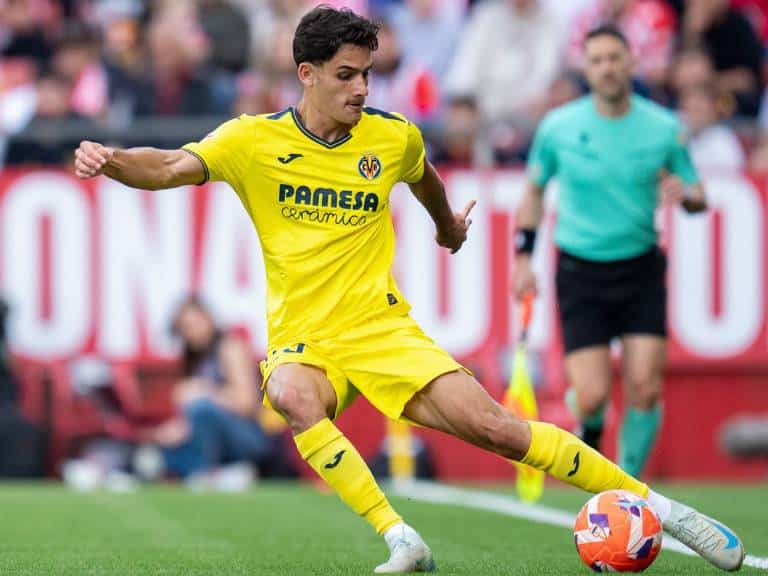 El Villarreal alcanza una victoria gracias al gol de Etta Eyong en el minuto 89', logrando así mantener el puesto de Champions una jornada más