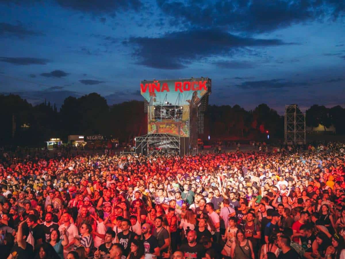 Gritos de “Mazón, dimisión” resuenan en Viñarock 2025 en el concierto de Benito Kamelas