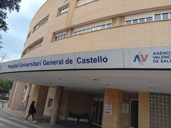 Herido el conductor de patinete tras saltarse un STOP en Castellón