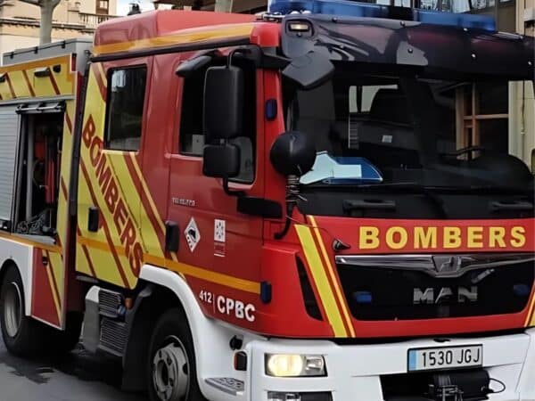 Incendio en un bar de Xilxes moviliza a los bomberos de la Diputación de Castellón Incendio en un bar de Xilxes moviliza a los bomberos de la Diputación de Castellón