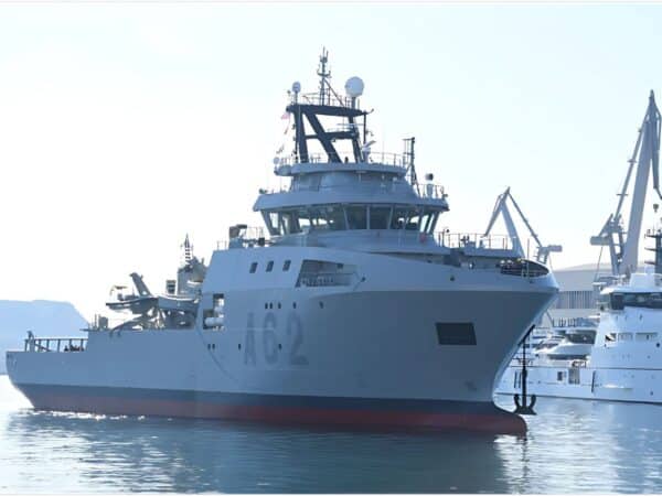La Armada despliega en Castellón un simulacro de incendio con el BMP “Cartagena”