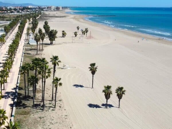 La Bandera Azul ondeará por primera vez en la playa del Grao de Burriana