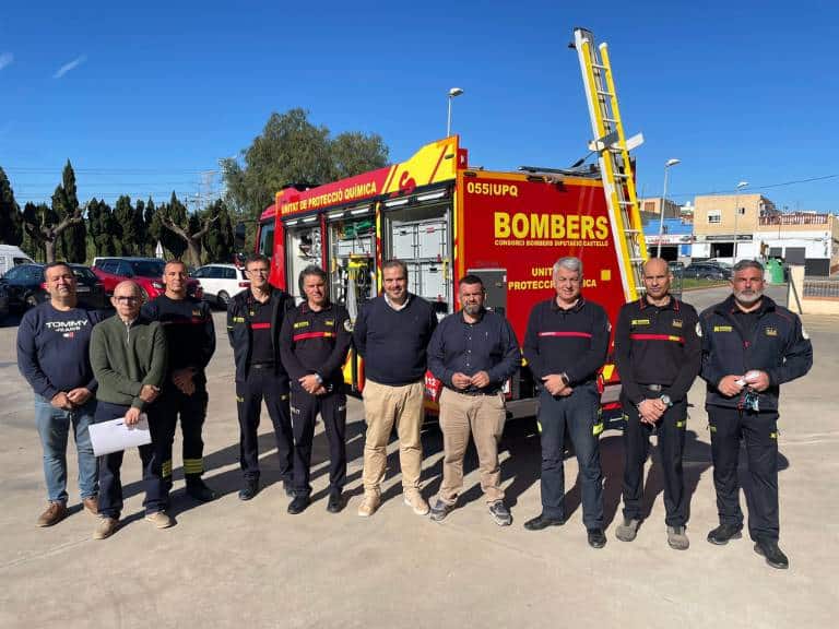 Los Bomberos de la Diputación de Castellón estrenan un avanzado camión UPQ para riesgos químicos, radiológicos y bacteriológicos.
