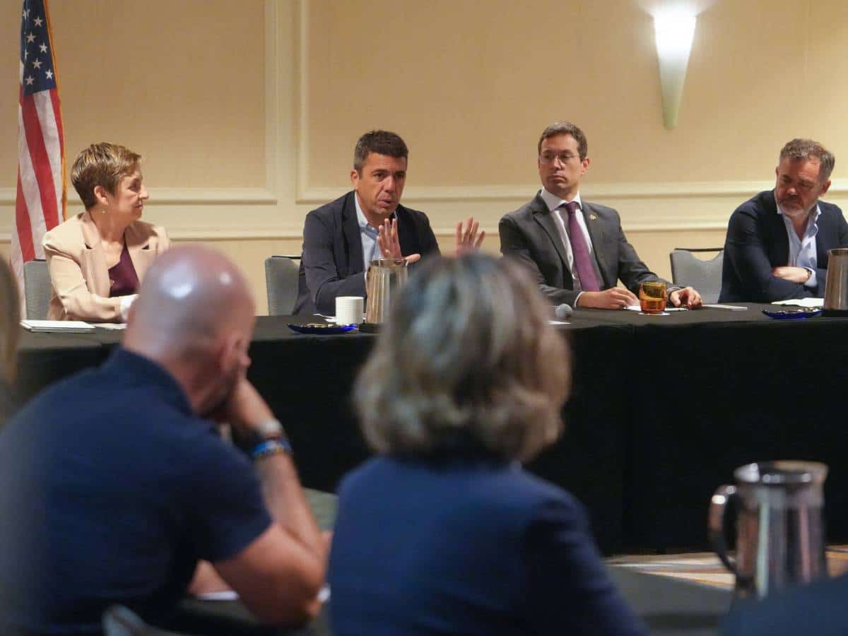 Mazón anuncia apoyo económico a empresas valencianas en Estados Unidos