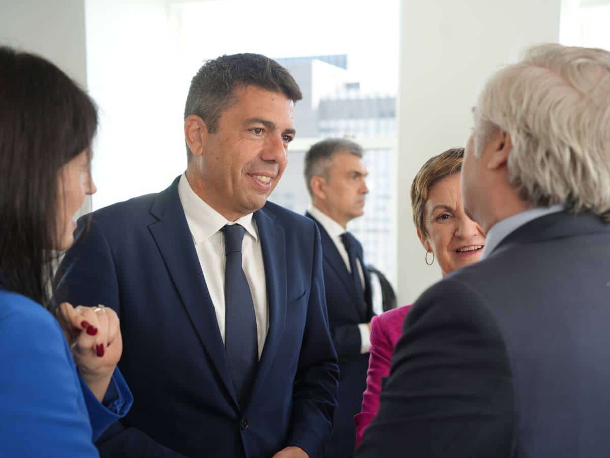 Mazón lleva a Nueva York una doble misión: Vencer los aranceles y recuperar a Sorolla