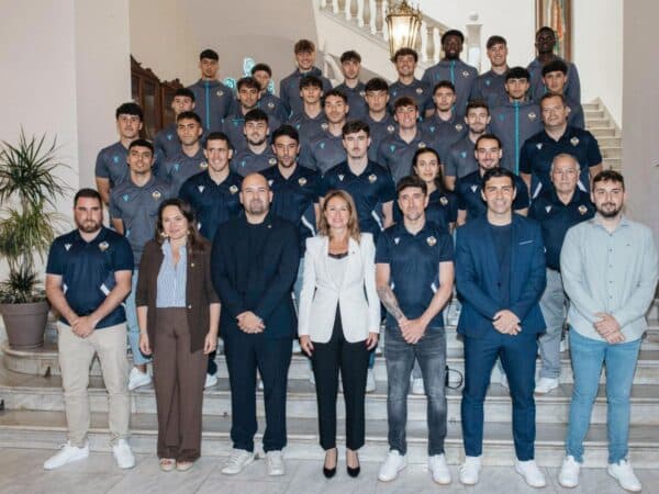 Orgullo albinegro: Castellón recibe al CD Castellón B por su histórico ascenso