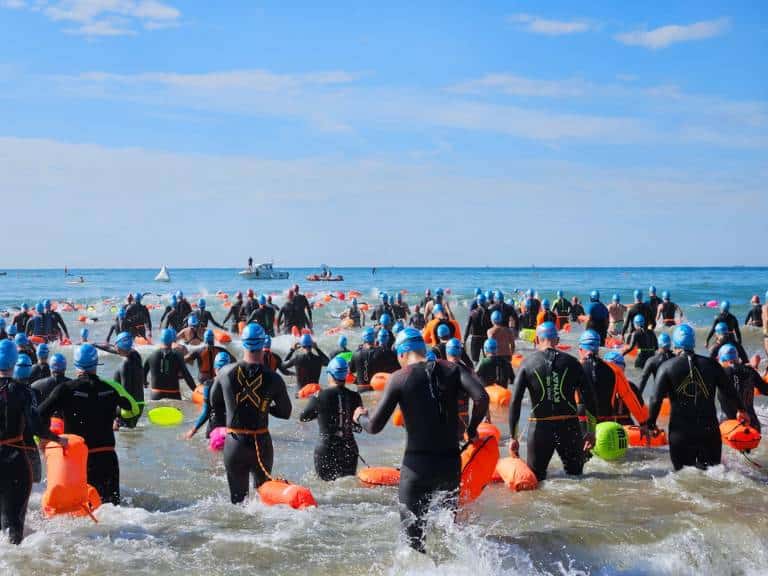 La Oceanman Costa Azahar 2025 ha demostrado, una vez más, que el deporte puede ser un motor de desarrollo territorial, proyección internacional y orgullo local.