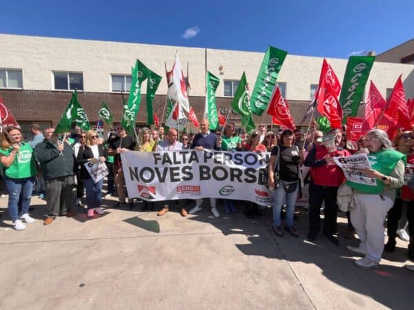 Protestas en Castellón para exigir más personal en Servicios Sociales
