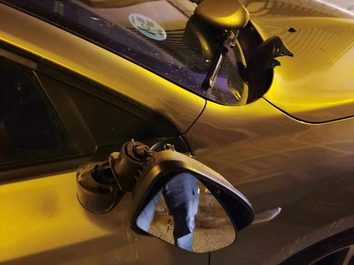 Un joven desata el caos en Castellón: 13 coches y una vivienda dañados en Altura