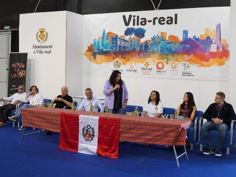 Vila-real acoge la presentación de la Asociación de Peruanos con una fiesta llena de cultura y tradición.