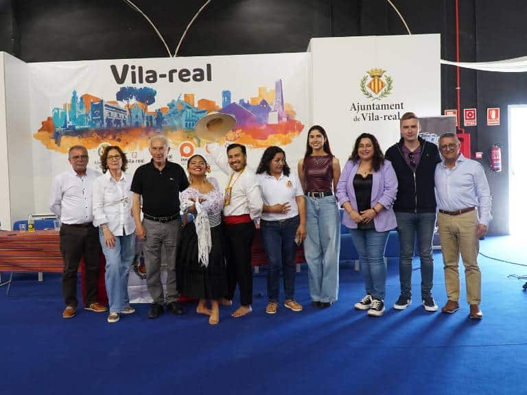 Vila-real acoge la presentación de la Asociación de Peruanos con una fiesta llena de cultura y tradición.