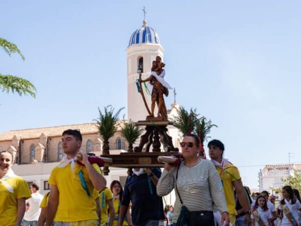 Vall d’Alba celebra una emotiva y multitudinaria romería a Sant Cristòfol