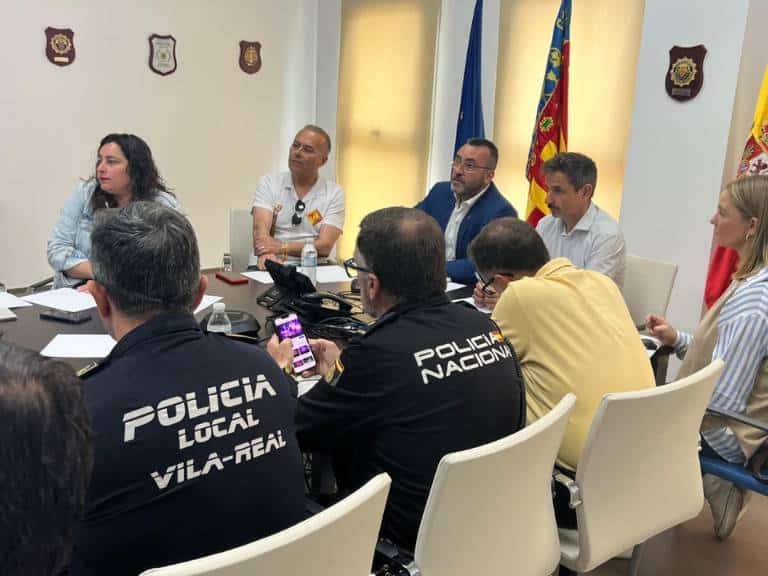 El mánager de Abraham Mateo intervino mediante videollamada para coordinar los detalles logísticos y de seguridad del espectáculo.