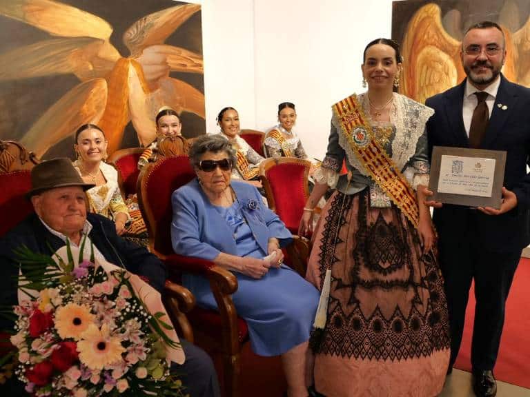 Este evento destaca el reconocimiento de Vila-real a sus ciudadanos más longevos, en un acto lleno de tradición y respeto hacia la experiencia y legado de sus mayores.