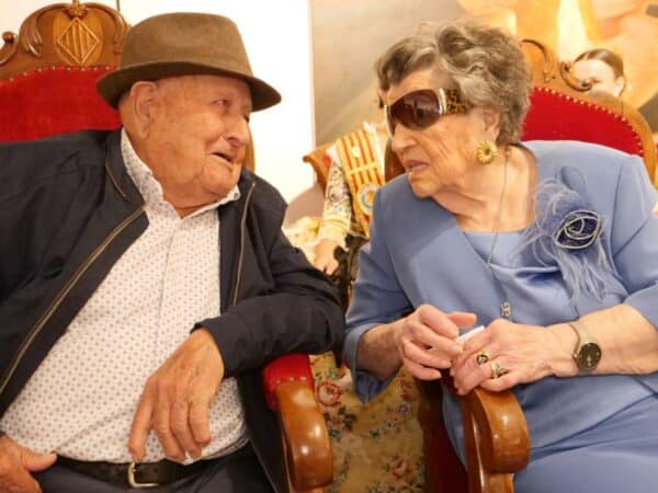 Vila-real rinde un emotivo homenaje a las dos personas de mayor edad de la ciudad